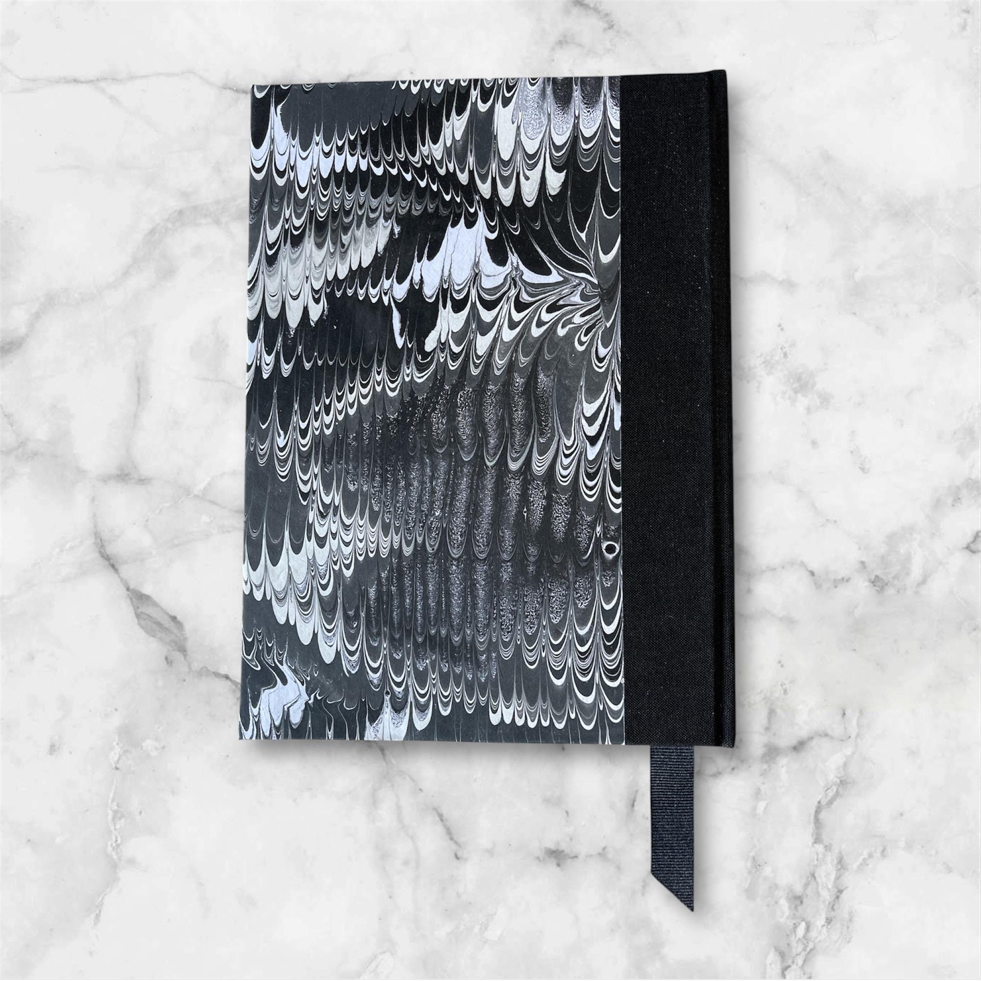 Handmade A5 Notebook /Journal with a Hand Marbled Hard Cover - Carnet A5 Fait Main avec Couverture Rigide Marbrée à la Main