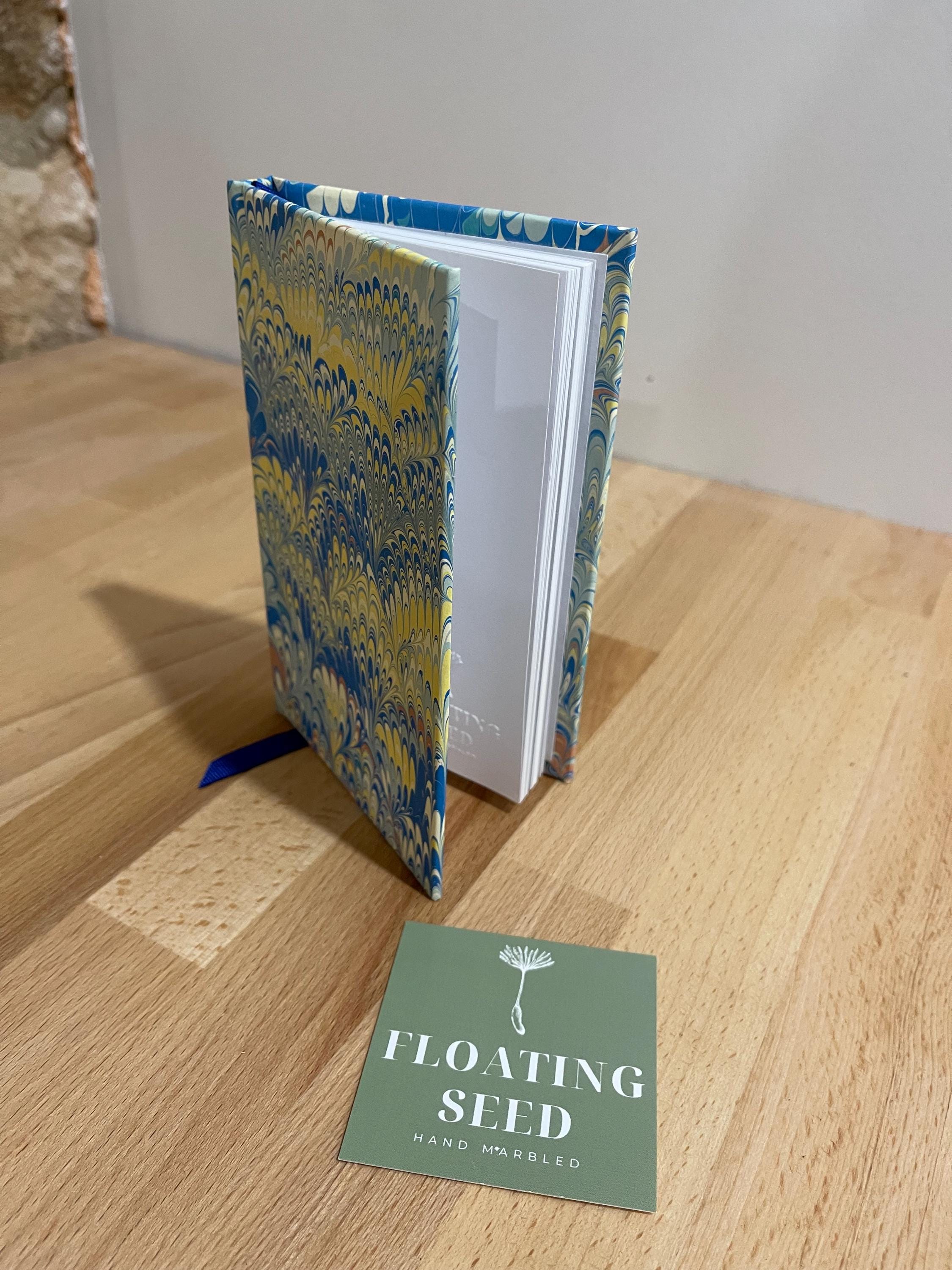 Handmade A6 Notebook with a Hand Marbled Hard Cover - Carnet A6 Fait Main avec Couverture Rigide Marbrée à la Main