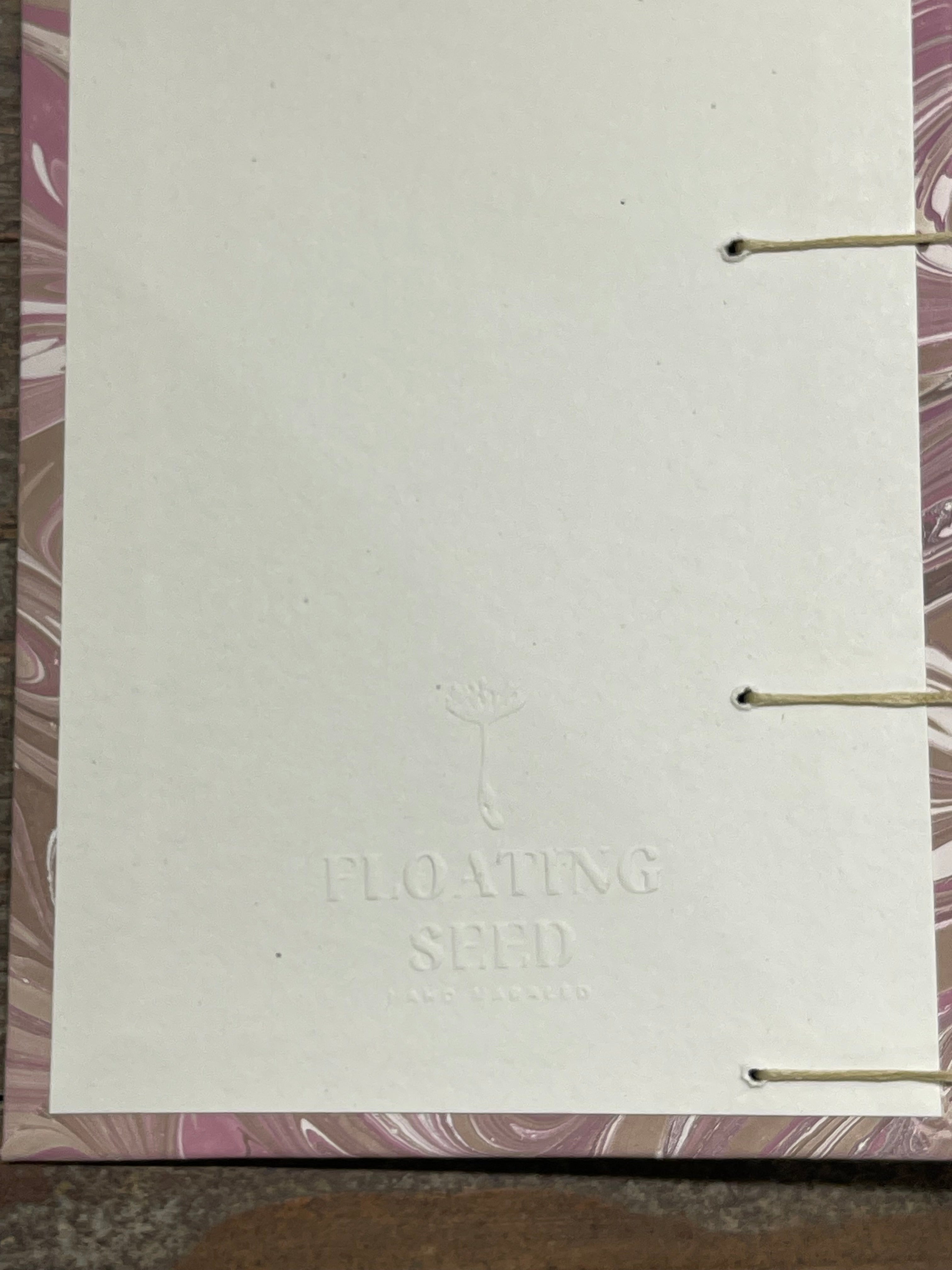 Handmarmoriertes koptisch gebundenes Skizzenbuch – A6 Zeichenjournal, flach aufliegend, 120 g/m² Canson Papier