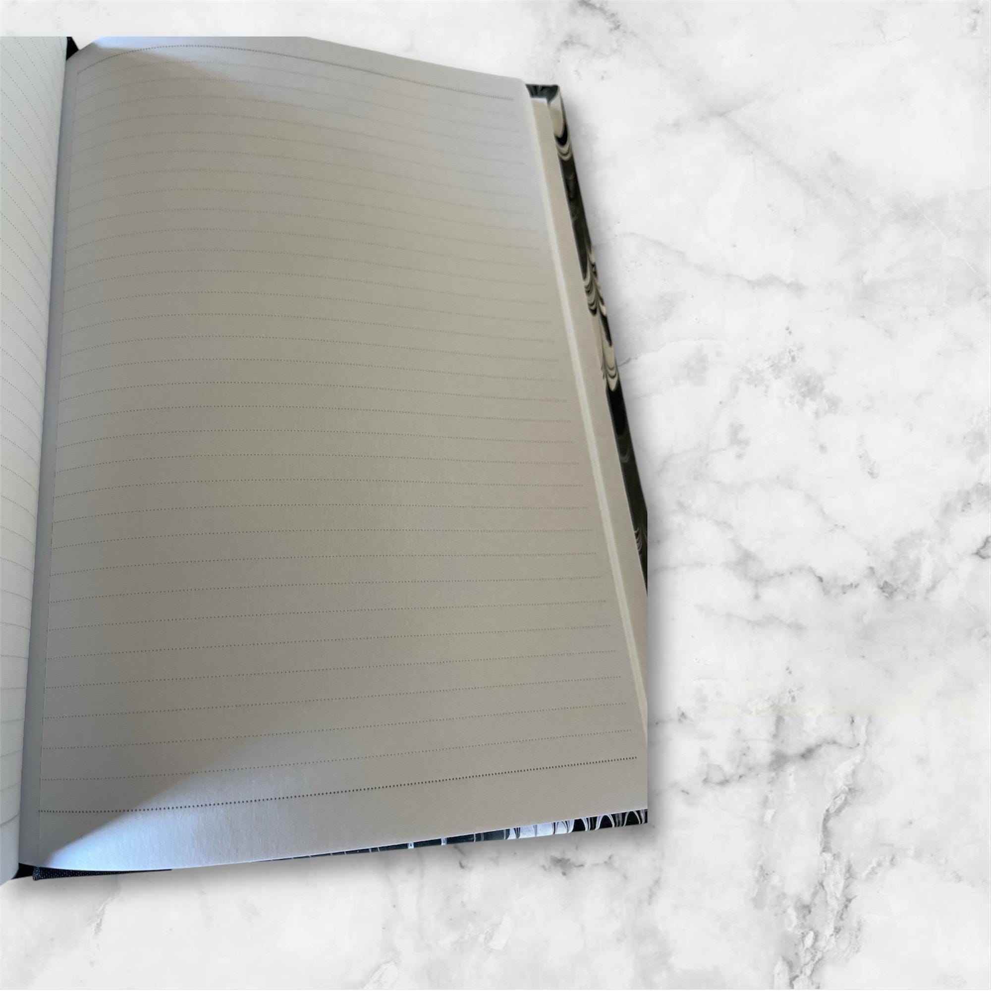 Handmade A5 Notebook /Journal with a Hand Marbled Hard Cover - Carnet A5 Fait Main avec Couverture Rigide Marbrée à la Main