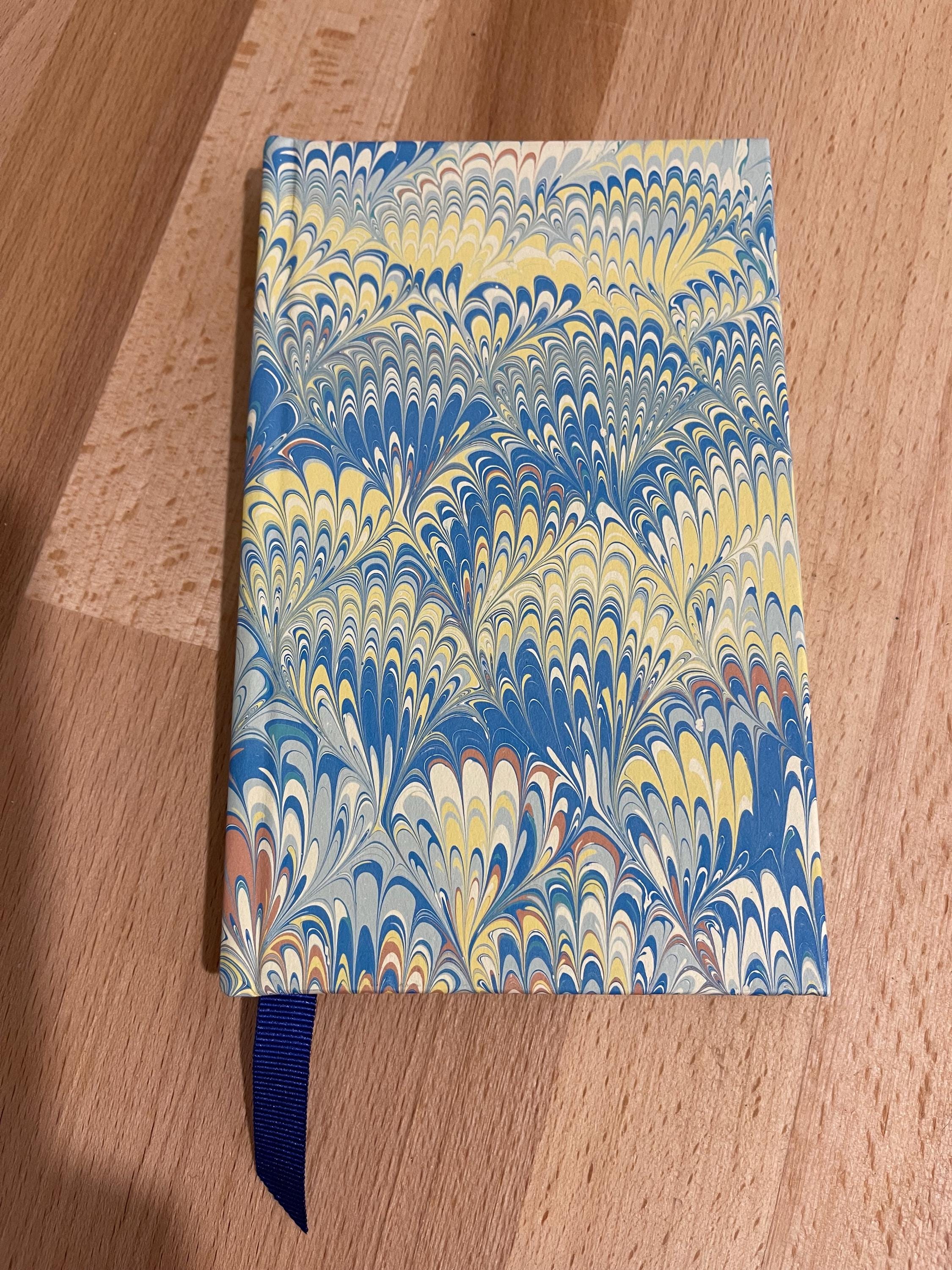 Handmade A6 Notebook with a Hand Marbled Hard Cover - Carnet A6 Fait Main avec Couverture Rigide Marbrée à la Main