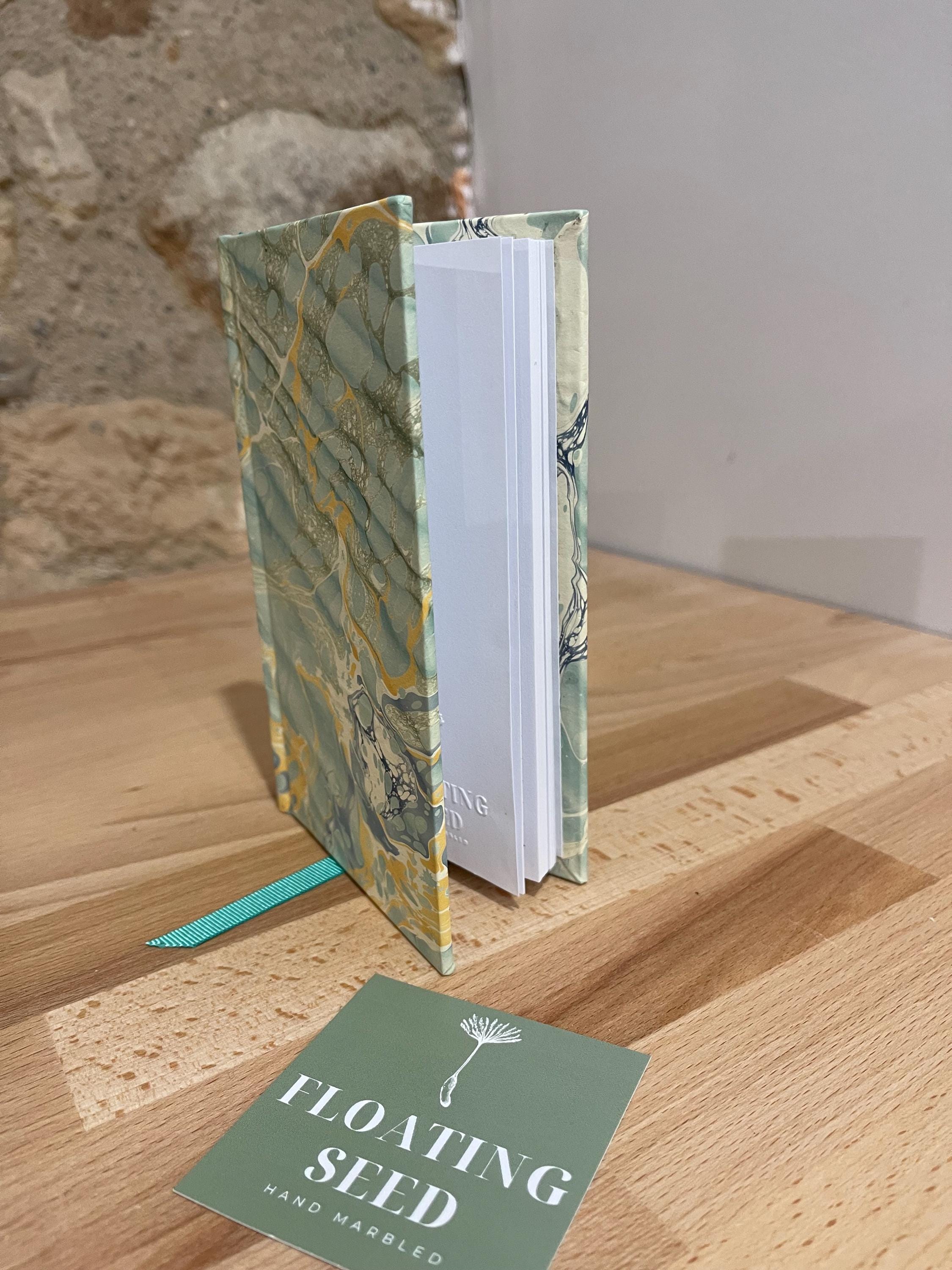 Handmade A6 Notebook with a Hand Marbled Hard Cover - Carnet A6 Fait Main avec Couverture Rigide Marbrée à la Main
